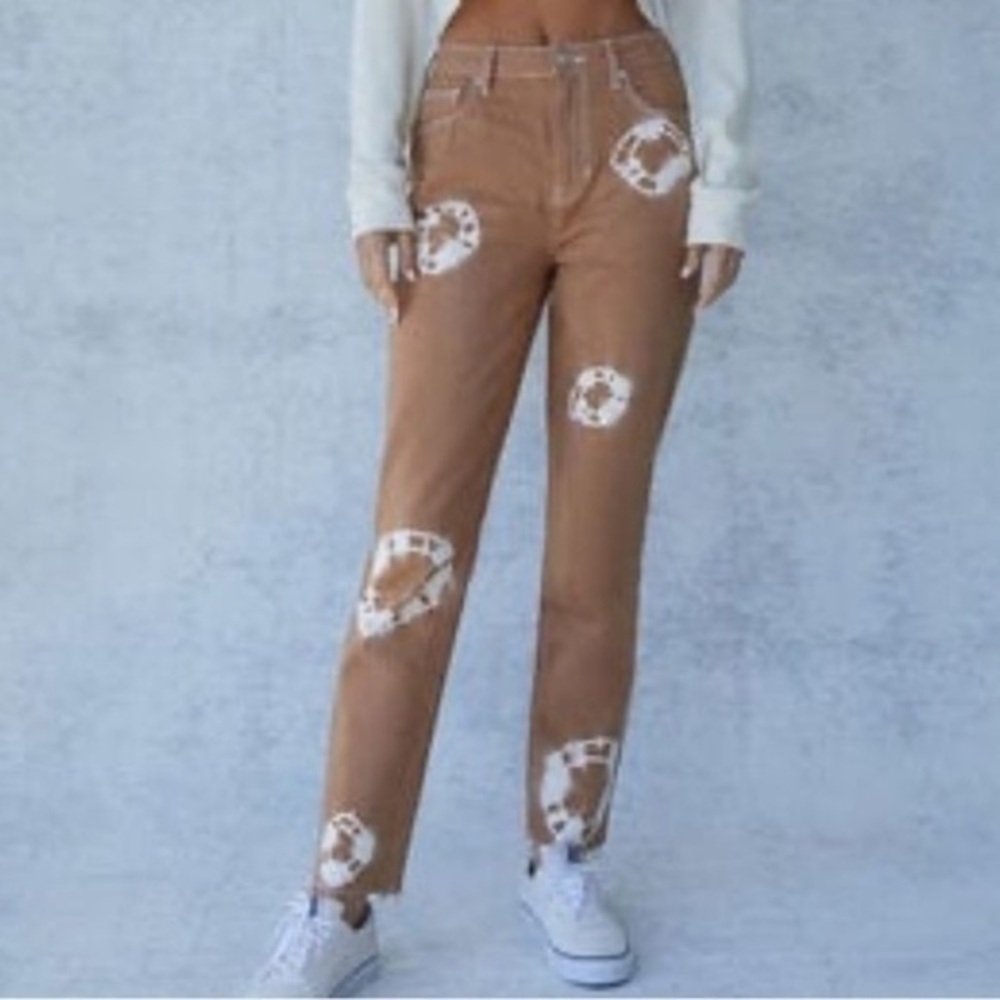 PacSun Mom jeans high rise tan with white tie dye circles 28